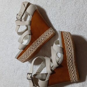 Gianni Bini Wooden Wedge Heels Size 9.5